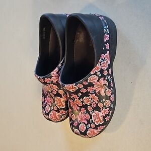 Floral crocs clogs